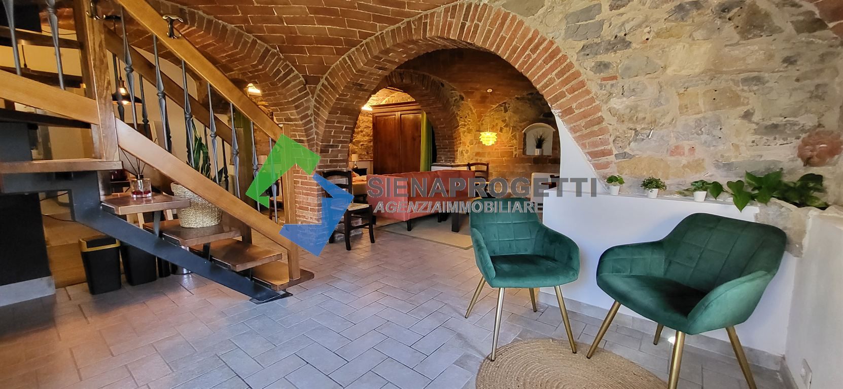 Nel Cuore del Chianti Classico: Charme, Versatilità e Vista suggestiva a Corsignano, Siena