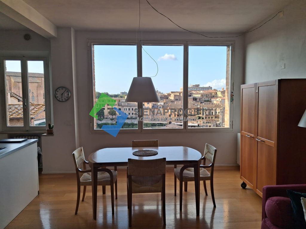 Splendido appartamento su due livelli a pochi passi dal Duomo.