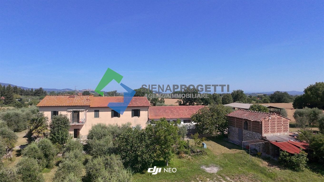 Il Fascino della Toscana Autentica: Azienda Agricola con Vista su San Gimignano a Colle di Val d'Elsa, Siena, Toscana.