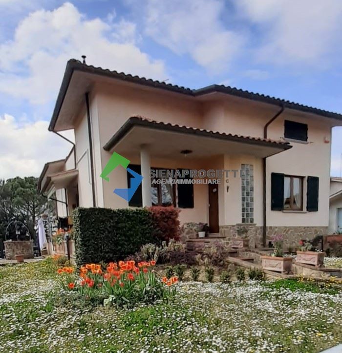 Villa indipendente con giardino, terrazzo e garage € 395.000 trattabili